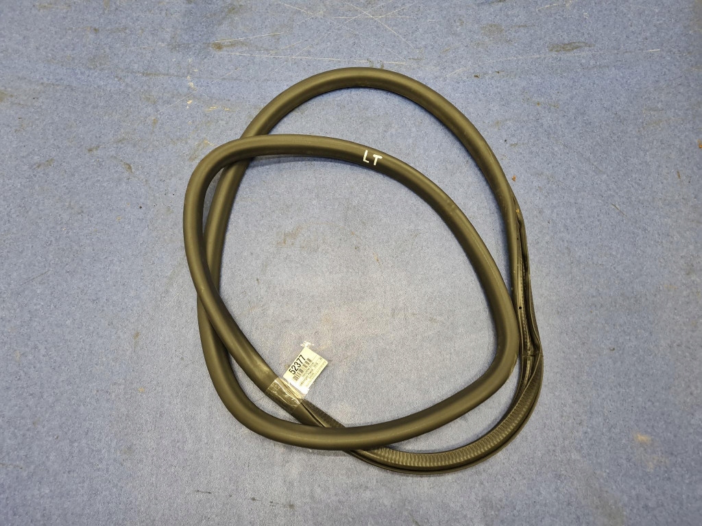 фото №1, Volkswagen passat b7 прокладка двері лівий задня lb8r