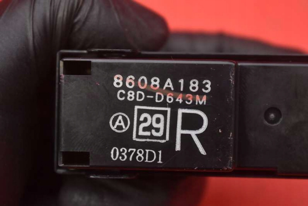 фото №7, Выключатель подъёма стекло правый задняя 8608a183 peugeot 4007 07-12