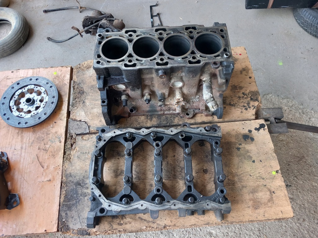 фото №1, Блок двигуна kia sportage ii tucson 2,0crdi 150km