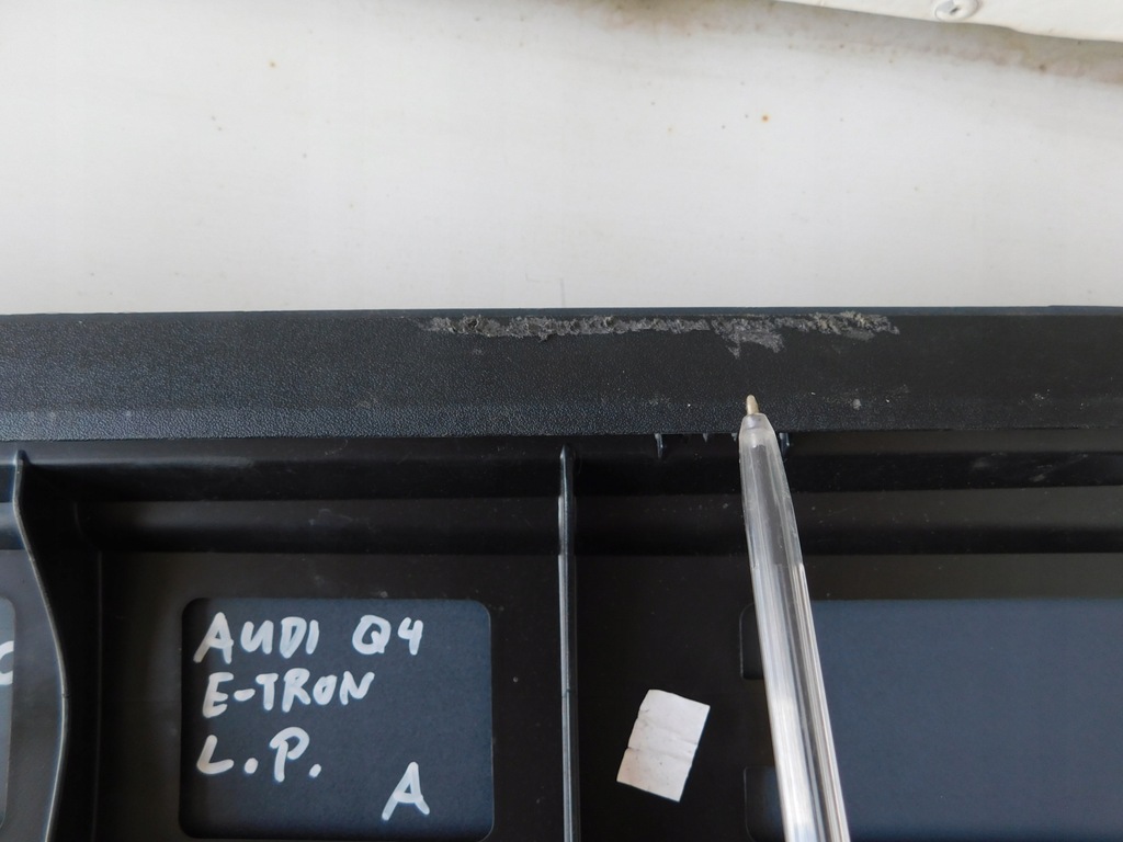 фото №6, Молдинг na двері перед ліва audi q4 e-tron org m-ód poznań