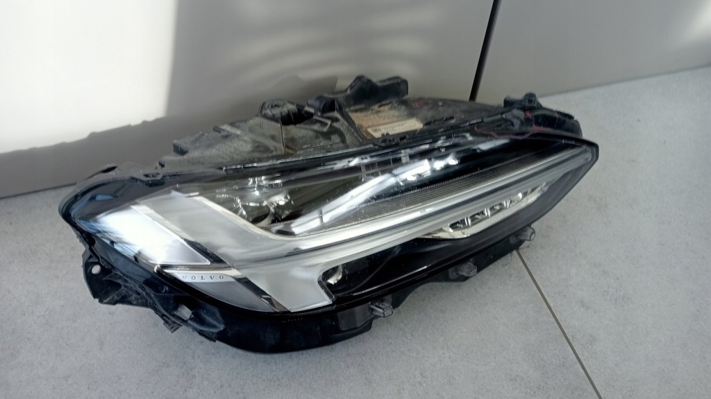 Купити Volvo s90 v90 фара фара full led active правий європа 32342465