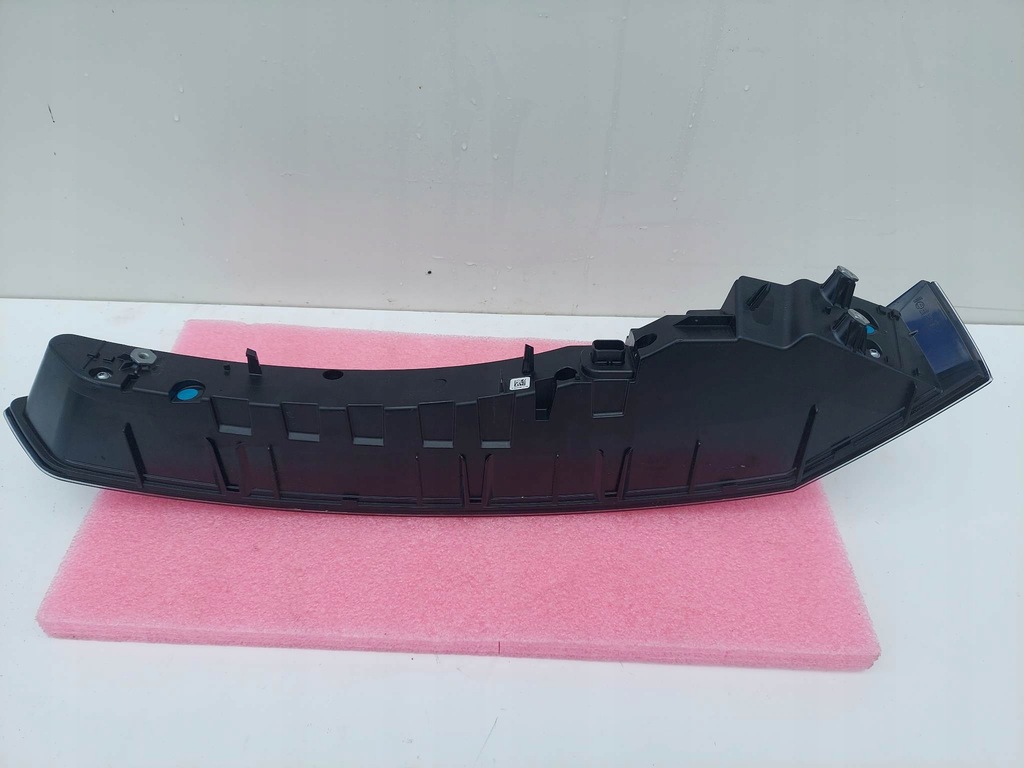 фото №8, Bmw ix i20 sport 21- лампа левая задняя задняя led