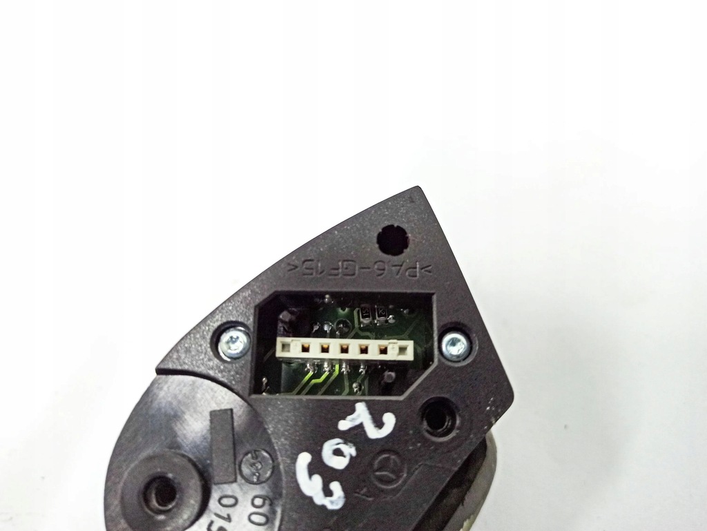 фото №9, Mercedes-benz c w203 2004 панели управление, переключатели