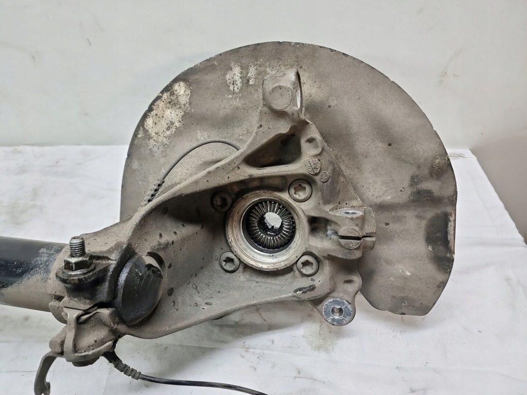 фото №6, Bmw 1 f40 амортизационная стойка поворотный кулак правая