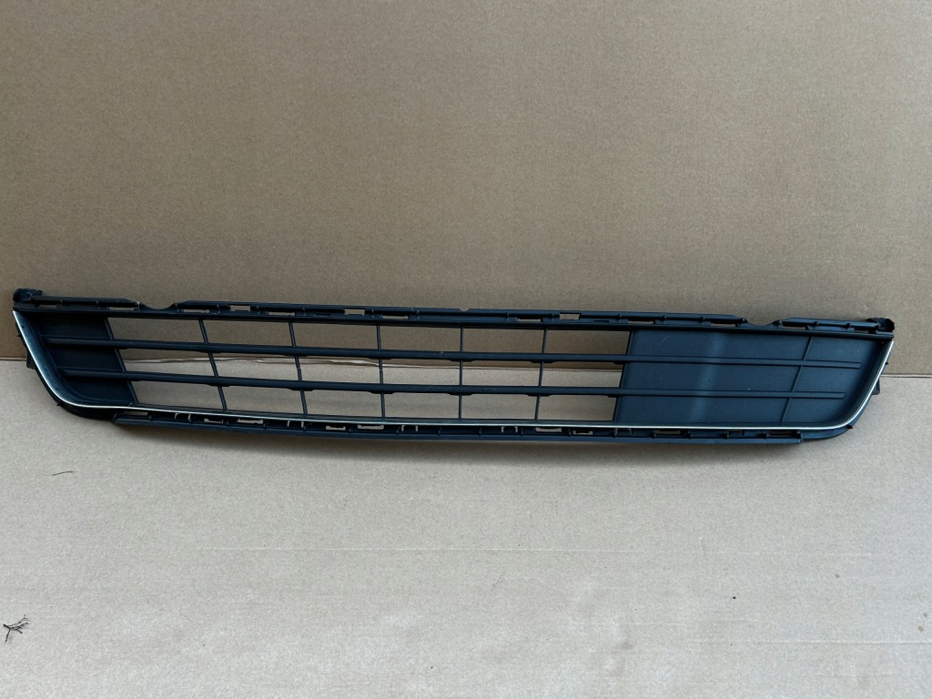 фото №1, Ford s-max mk2 средняя решётка бампера перед