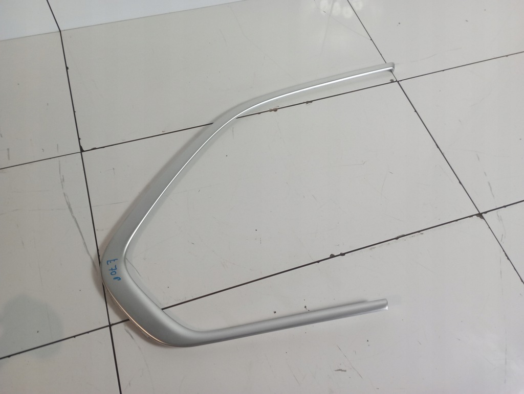 фото №1, Молдинг декоративная e70 правая