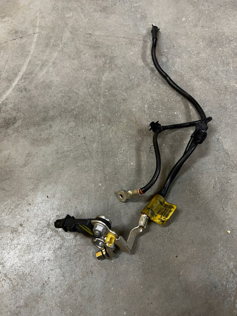 фото №1, Клемма минусовая электропроводка аккумулятор citroen c4 picasso ii