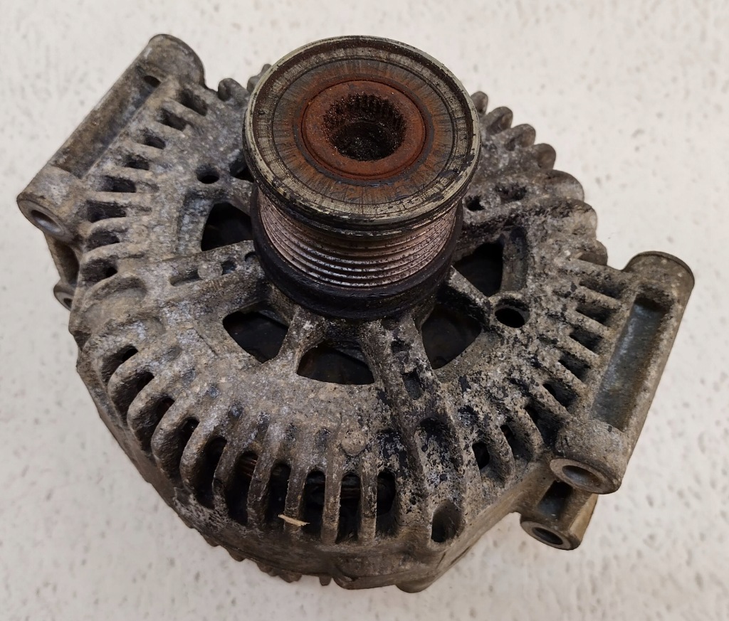 Jeep grand cherokee 3 3 wk 04-10 3.0 crd генератор valeo 180a 04801250ac Недорого