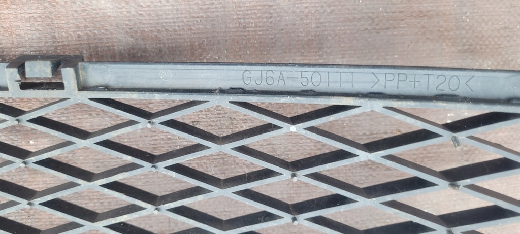 фото №9, Mazda 6 gg решётка средняя бампера