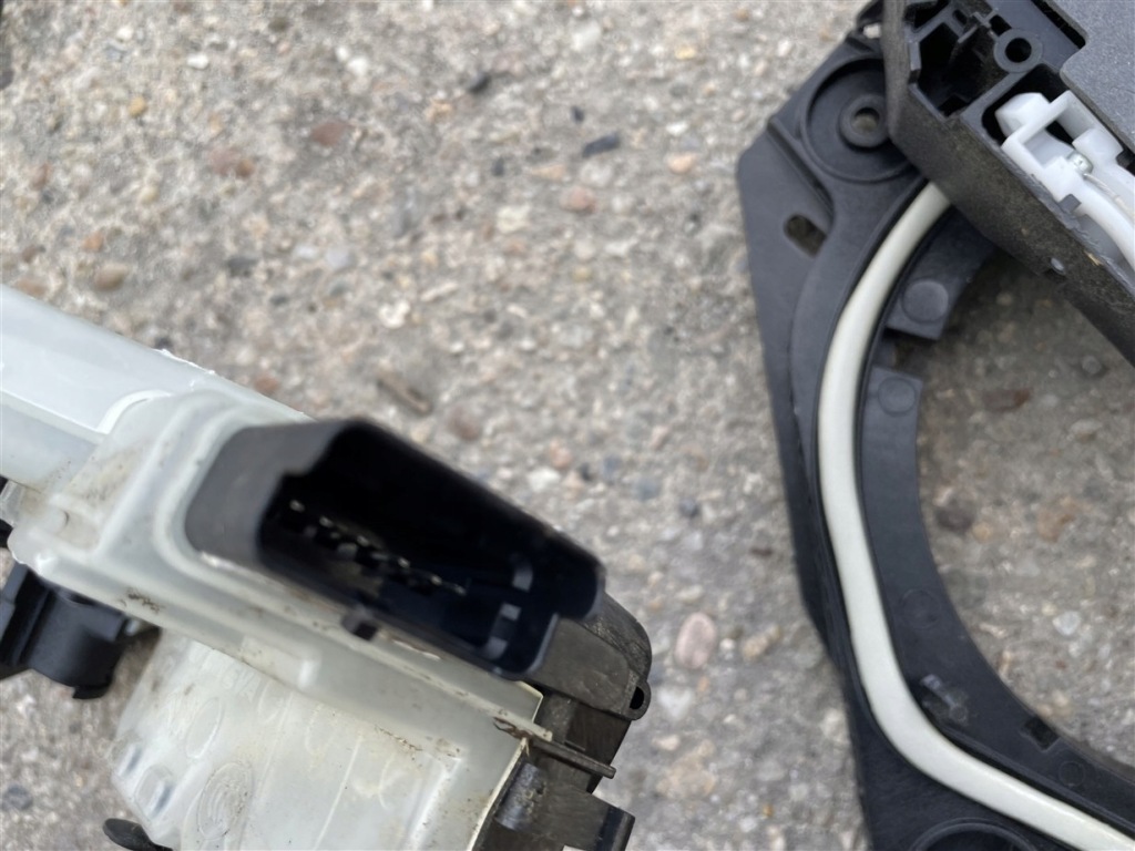 фото №7, Прокладка замок подъемник дверь правый перед citroen c5 aircross 18-24