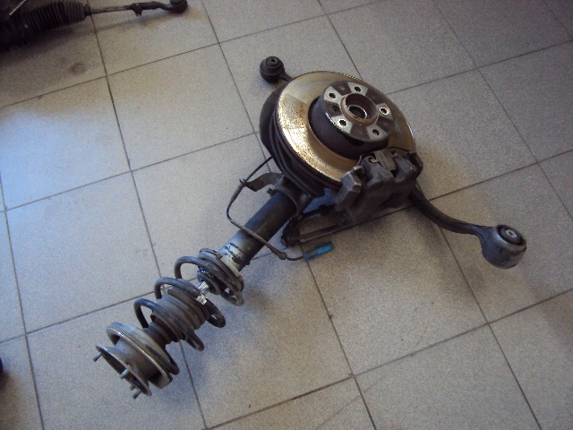 фото №1, Mcperson поворотный кулак правая bmw x1 e84 2.0 дизель x-drive 2012 rok