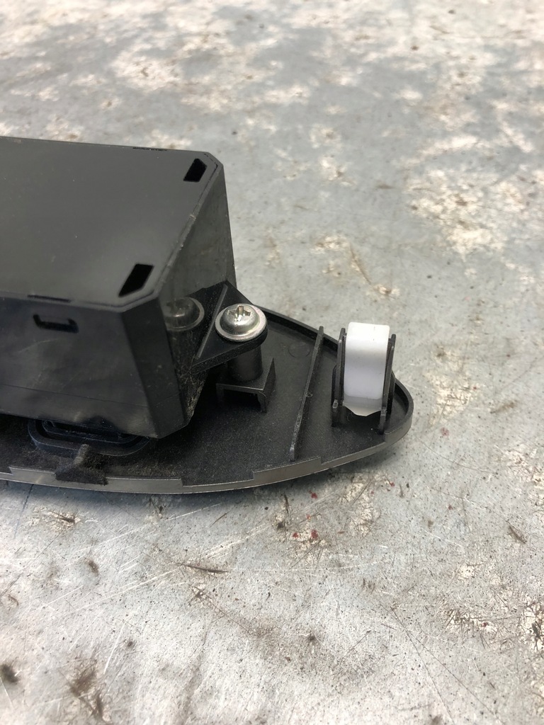 фото №6, Перемикач вікон лівий перед mitsubishi pajero iv 8608a110