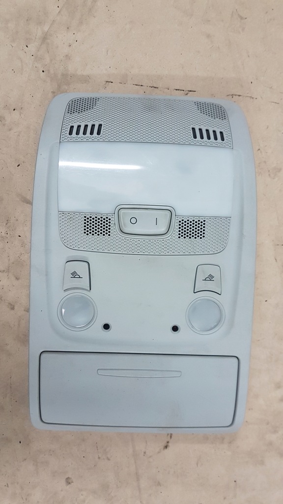 фото №1, Лампа потолочный audi оригинальный номер 8t0947135a