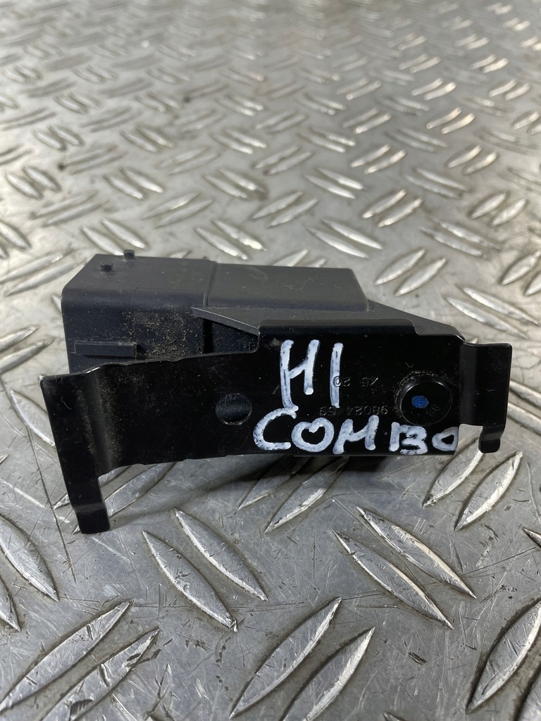 фото №1, Opel combo 18- реле свічка розжарювання 9803299780