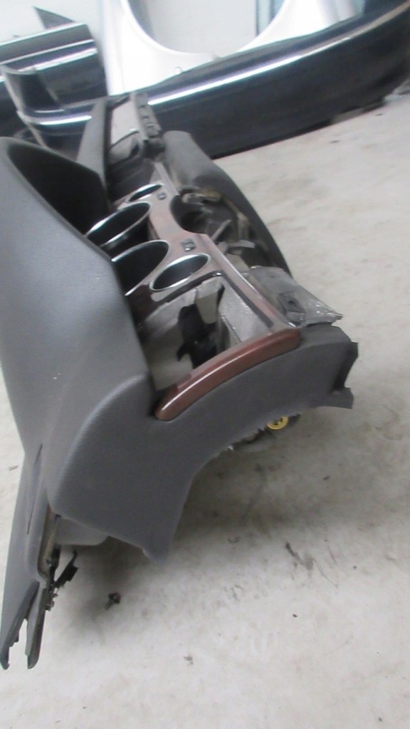 фото №9, Audi a8 d3 czarna консоль приборная панель приборная pulpit