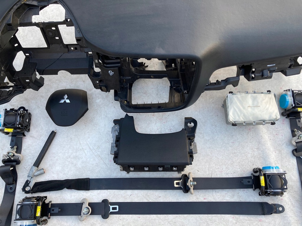 фото №6, Mitsubishi outlander приборная панель приборная панель консоль подушки безопасности