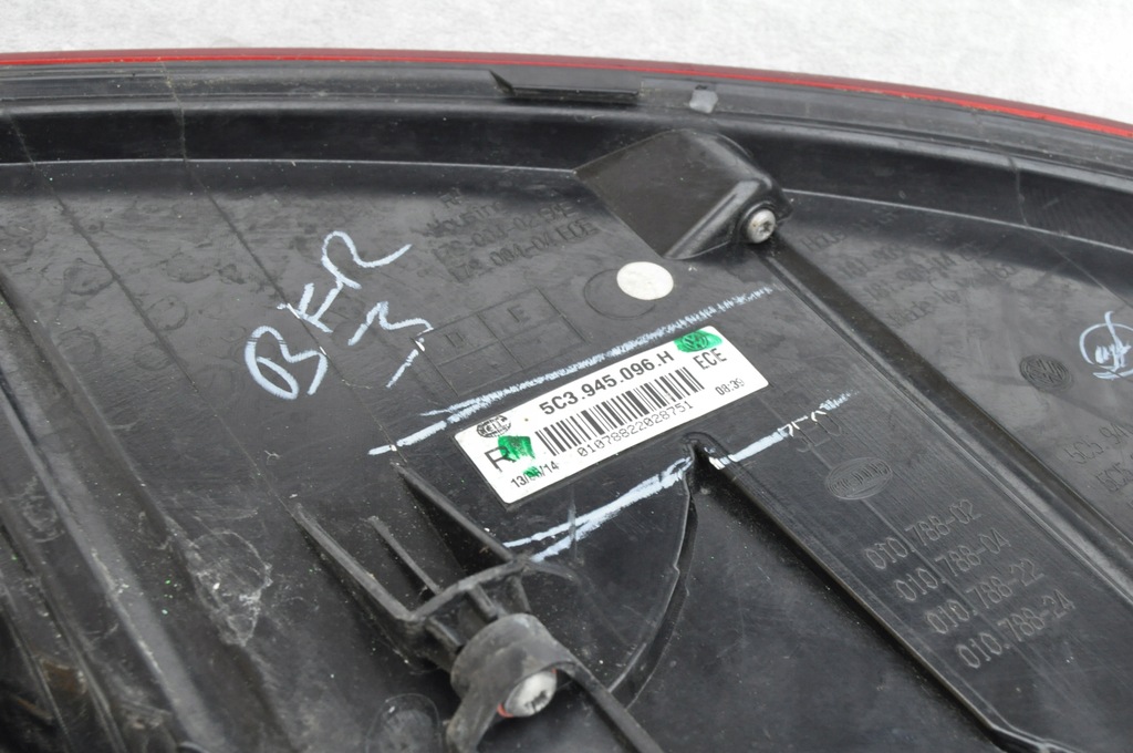 фото №8, Volkswagen vw beetle 5c3 лампа правая задняя задняя 5c3945096h