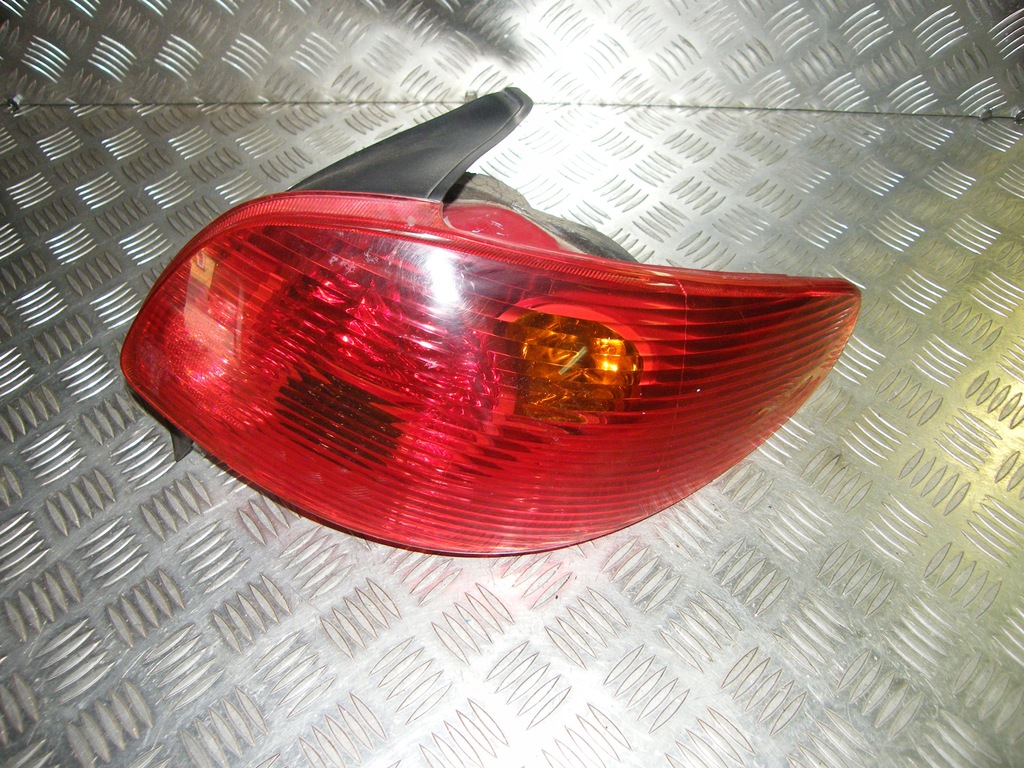 фото №1, Лампа вкладиш правий задня задня peugeot 206 lift