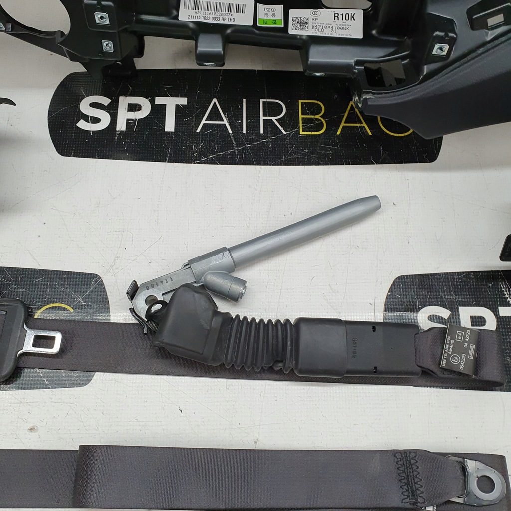 фото №8, Kia carens iv 4 приборная панель консоль подушки безопасности ремни подушка безопасности stare возврат