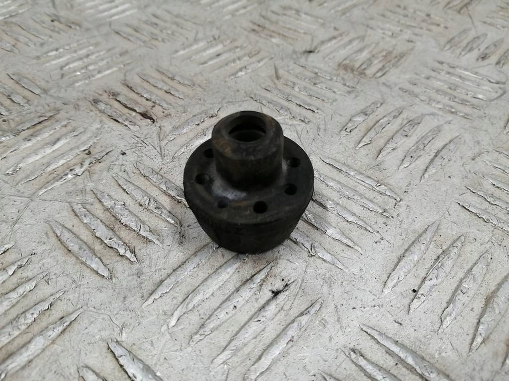 фото №1, Подушка кронштейн радиатора renault clio iv 215081131r