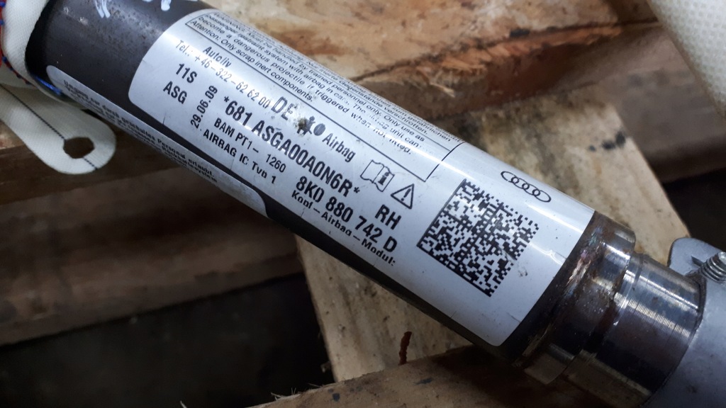 фото №11, Шторка безопасности правая audi a4 b8 8k0880742d оригинал