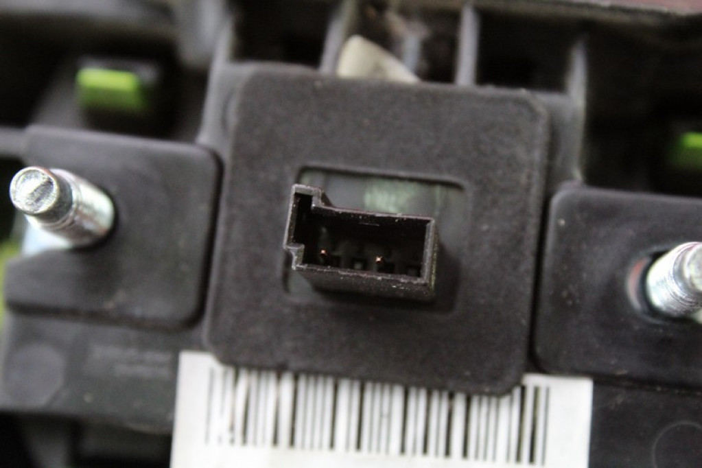 фото №6, Ручка крышки задняя задний эмблема g6f 95368785 opel karl 1 i 5d hb 14-19