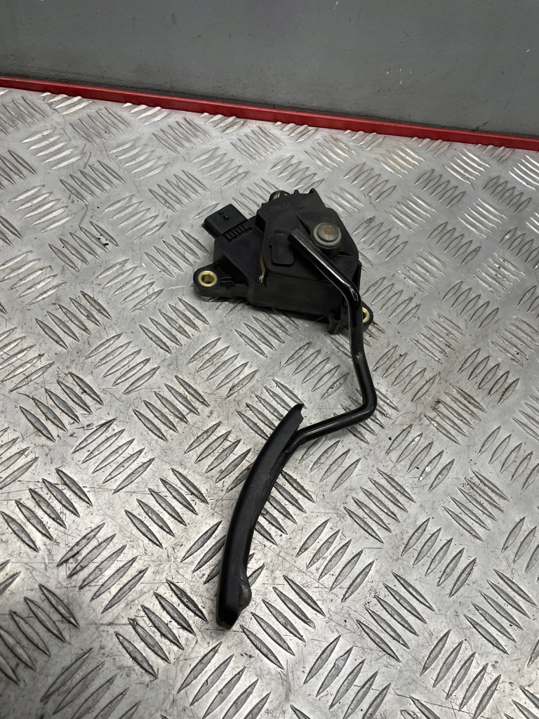 Купить Потенциометр газа 8200297335 renault clio 3 1.2 16v 05-12