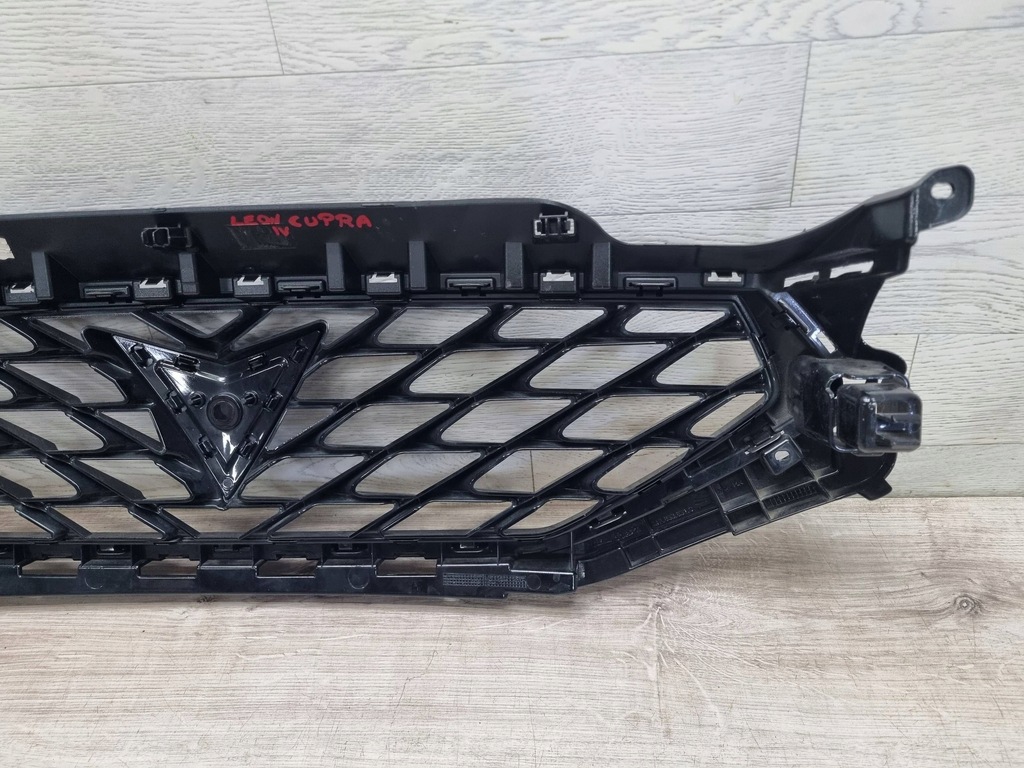 фото №7, Seat leon iv 2020 с передний накладка / решётка радиатора / решётка радиатора верхний радиатора