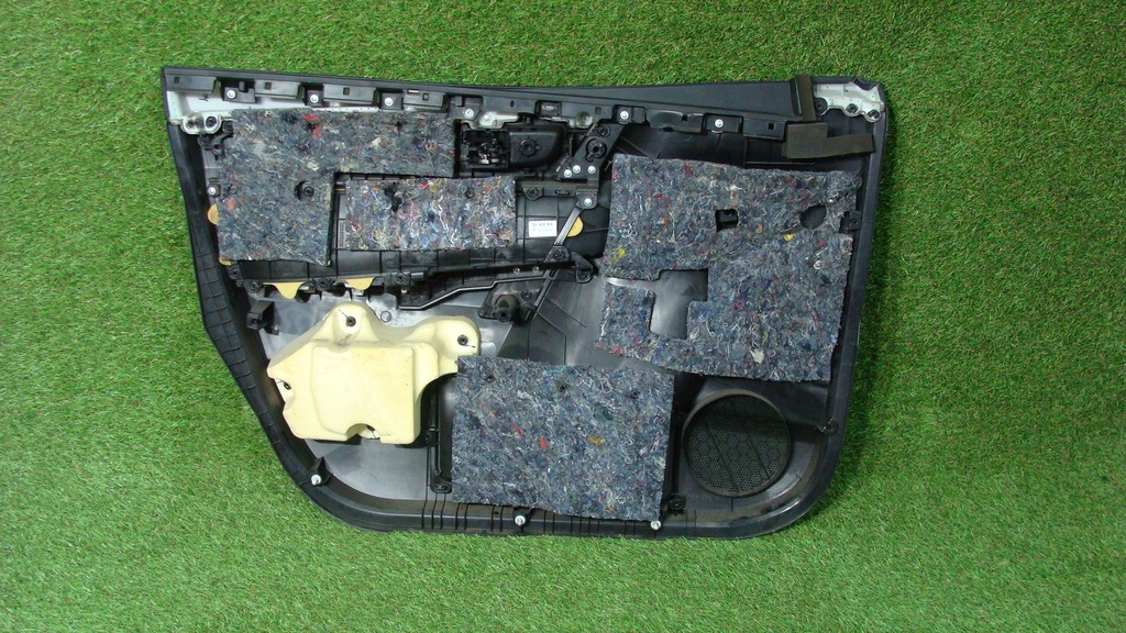 фото №5, Обивка обшивка дверь правый перед corolla e16 67611-x1f04