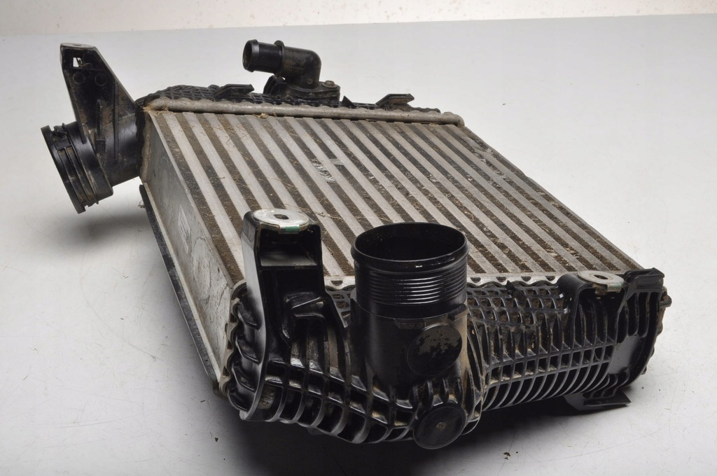 фото №7, Porsche macan 3.6 радиатор воздуха интеркулер 95b145804b