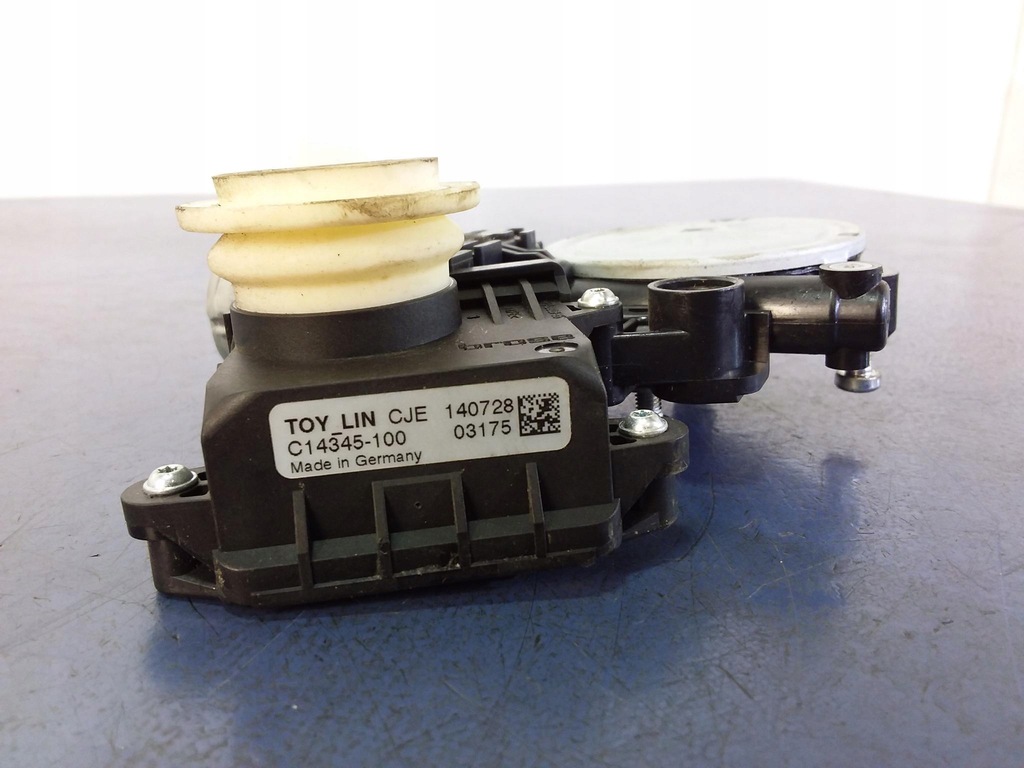 фото №4, Toyota avensis t27 моторчик скло задня лівий