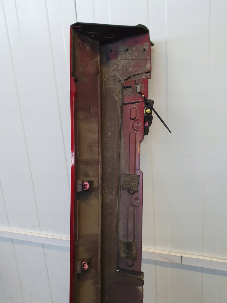 Купить Mazda 3 2016-2019 рестайлинг  молдинг накладка порог правая порог правый  bcjh-51p40d