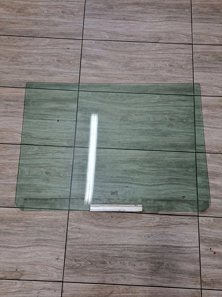 фото №2, Стекло дверь боковая левая lub правая renault magnum dxi