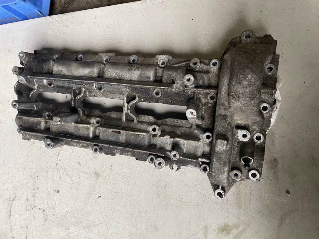 Купить Капот клапанная крышка клапанов mercedes w221 642 3.5 blutec