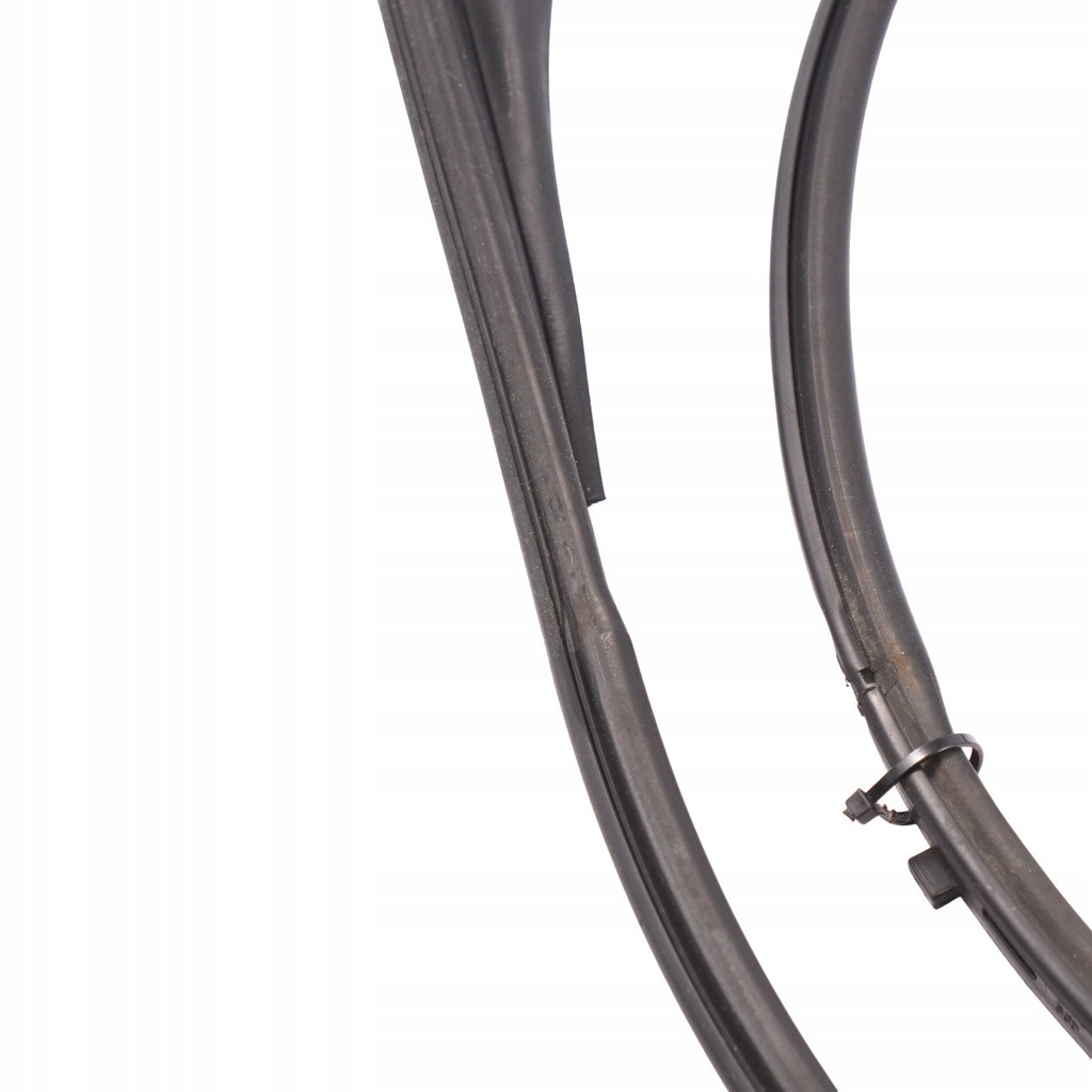 фото №9, Mercedes x218 прокладка скло двері права сторона a2187201078