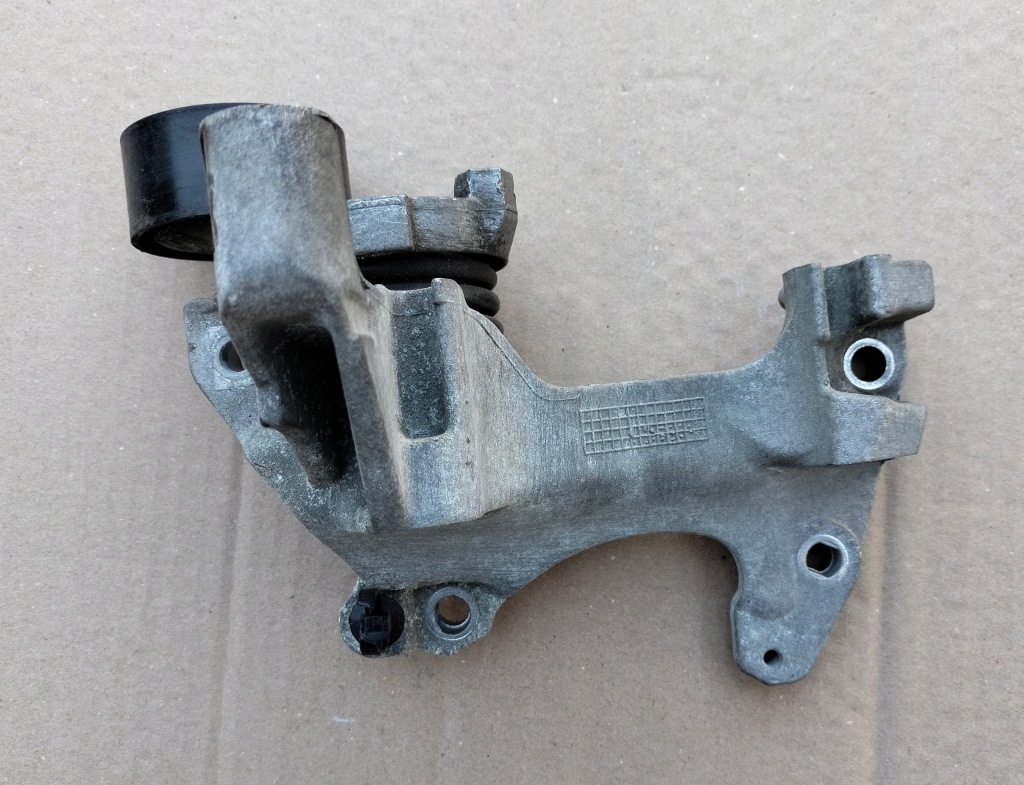 Купить Renault captur 1 0,9 tce кронштейн кронштейн генератора