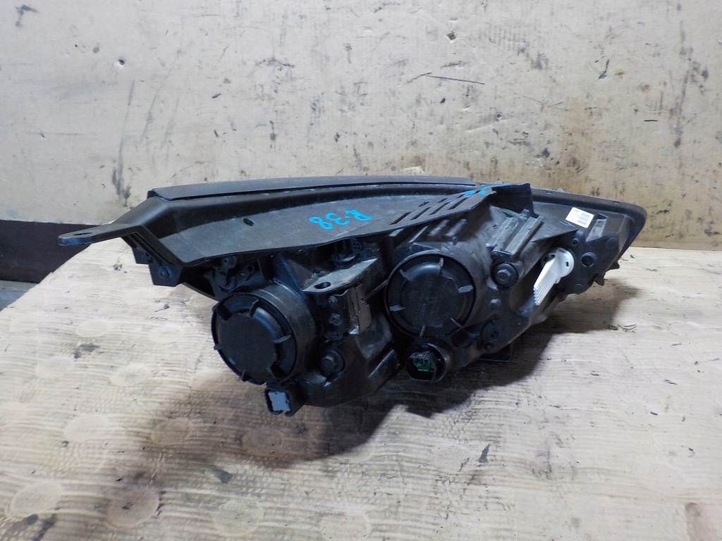 фото №10, Hyundai i30 лампа ліва передня ułamane кронштейн