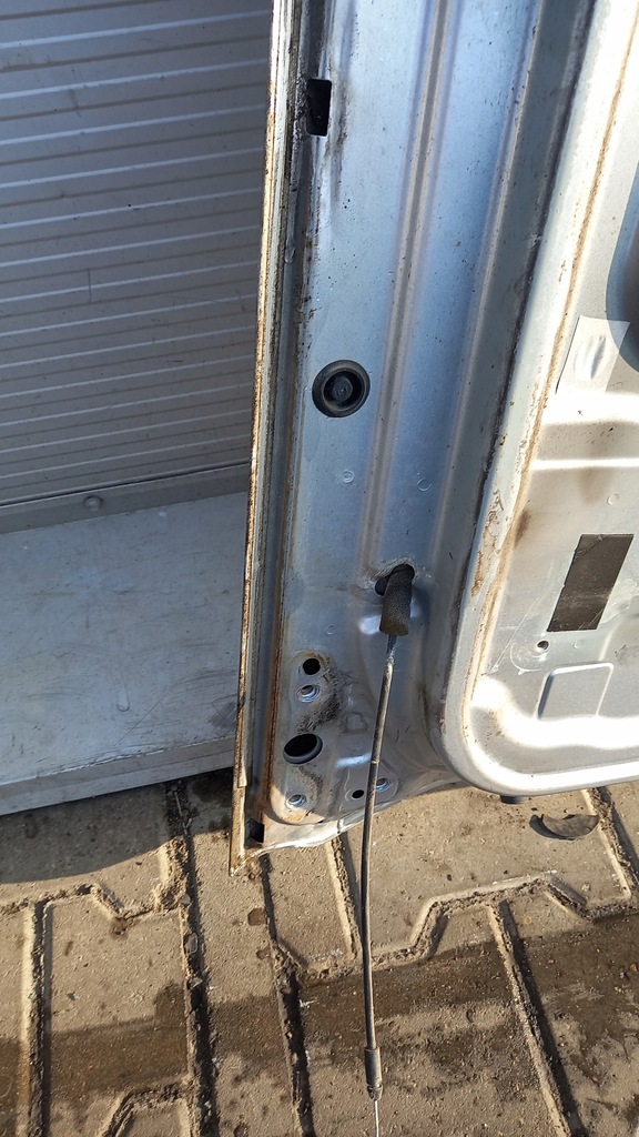 фото №16, Дверь левая задняя mazda 5 06r 06r