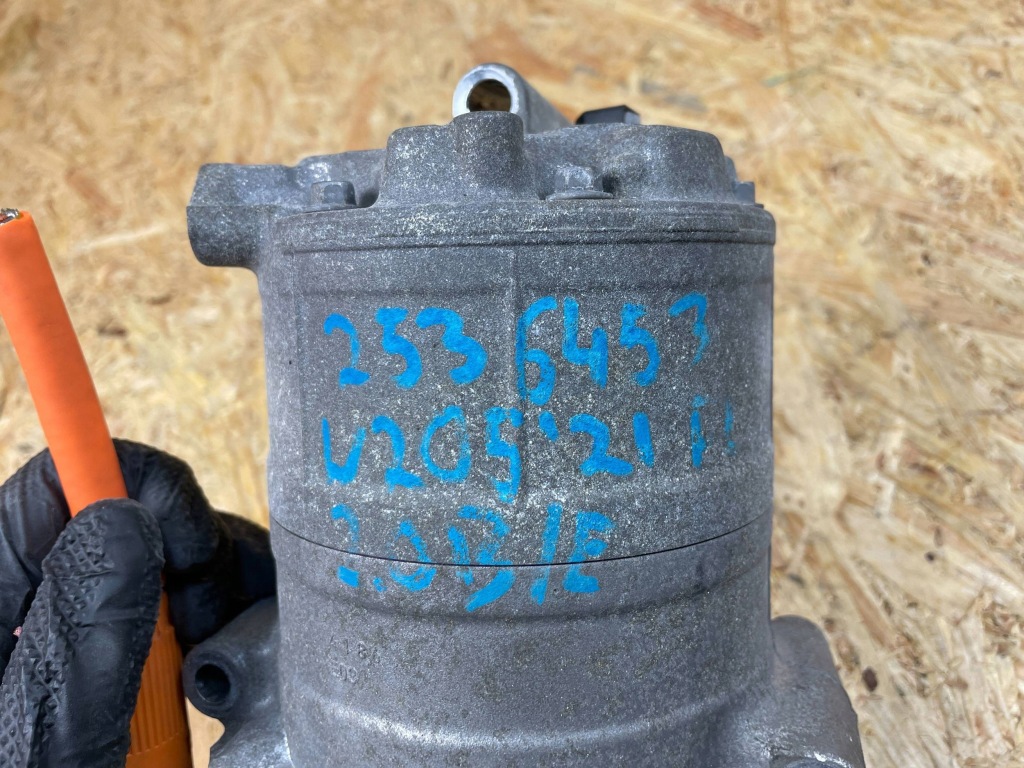 фото №9, Компрессор компрессор кондиционера mercedes w205 2.0 гибрид a0008303204