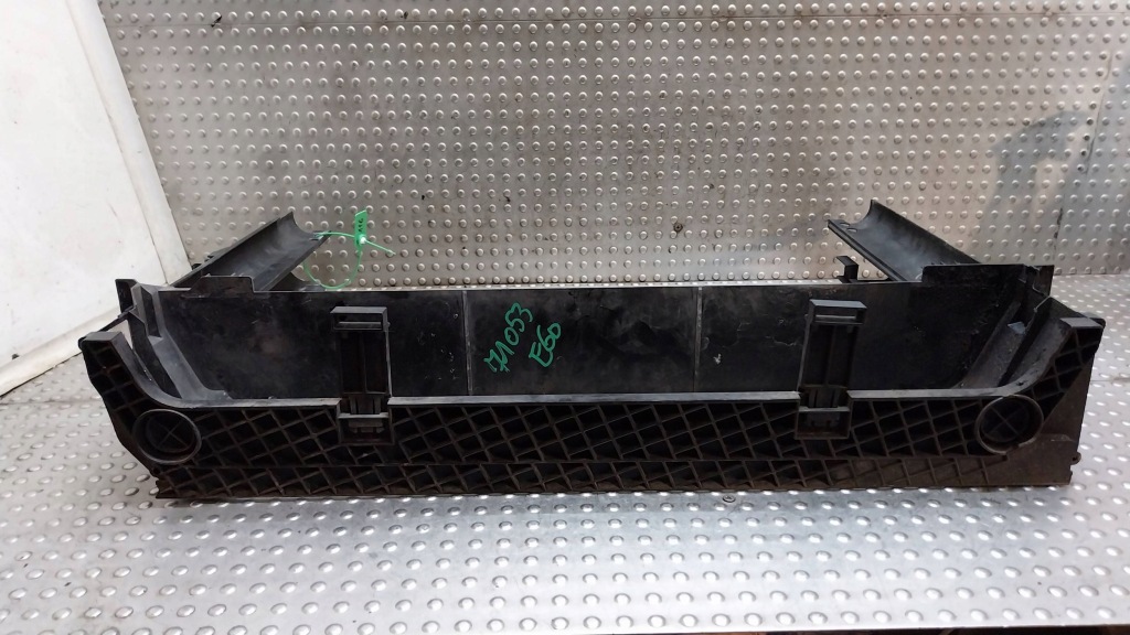 7787443 bmw 5 e60 e61 накладка вентилятора радиатора Недорого