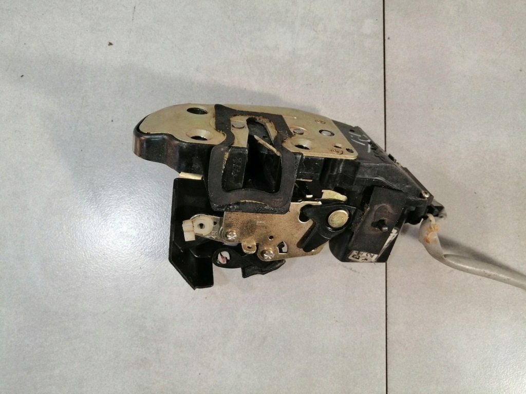 фото №5, Замок двері правий задня kia shuma ii 1.6 16v