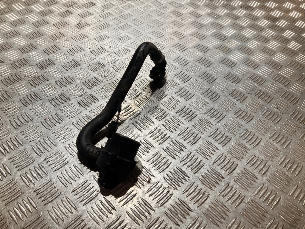 Купити Додаткова насос води шланг труба jaguar e-pace x540 17-