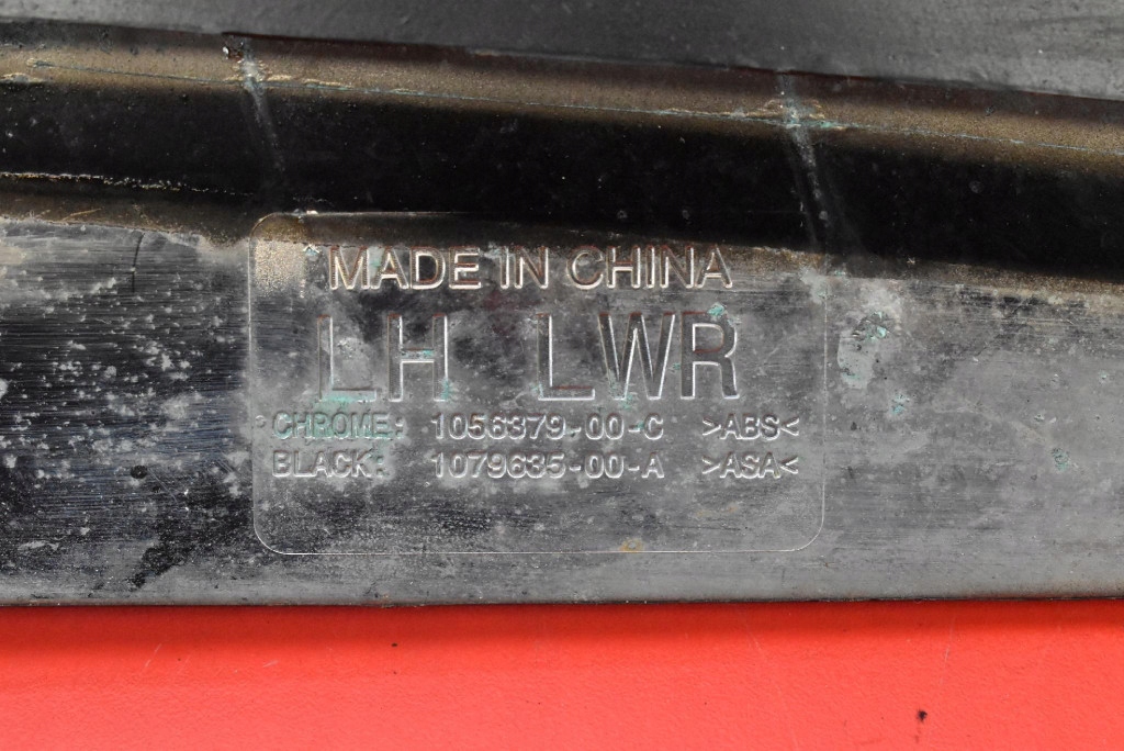 Молдинг бампера перед левая нижняя 1079635-00-a tesla model s lift 16-21 Недорого