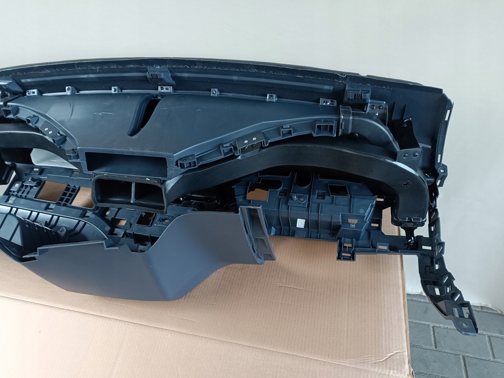 фото №14, Maxus e-deliver 3 deliver панель приладів приладова панель приладів консоль