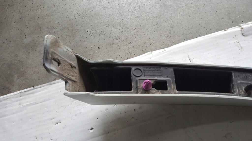 фото №13, Молдинг крыла правый задняя vw touareg 3 760853818c