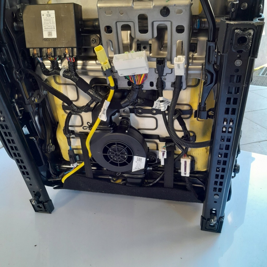 фото №10, Kia ceed iii kombi hev шкіра сидіння заднє сидіння обшивки тунель комплект підігрів вентильований