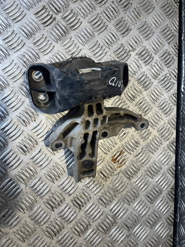 Купити Кронштейн подушка двигуна renault captur ii clio v 112323904r