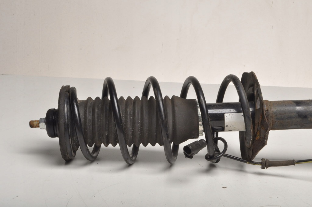 фото №8, Peugeot 108 амортизационная стойка правый перед передний