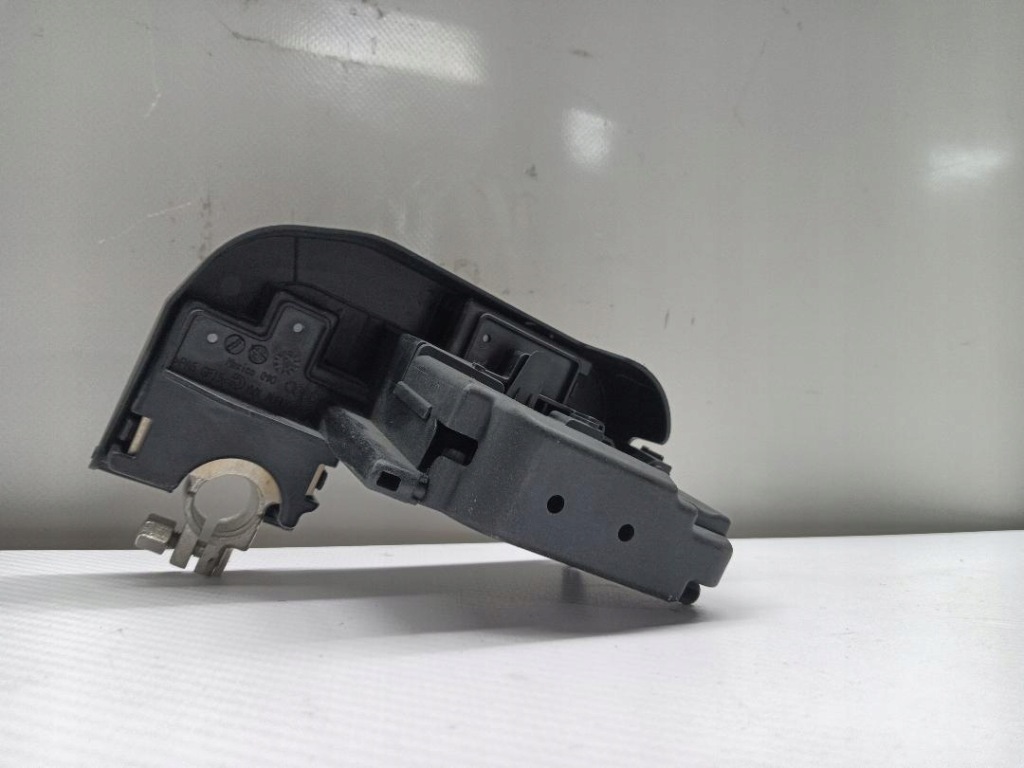 Клемма аккумулятор 2.0 дизель audi q5 80a915459d в Украине