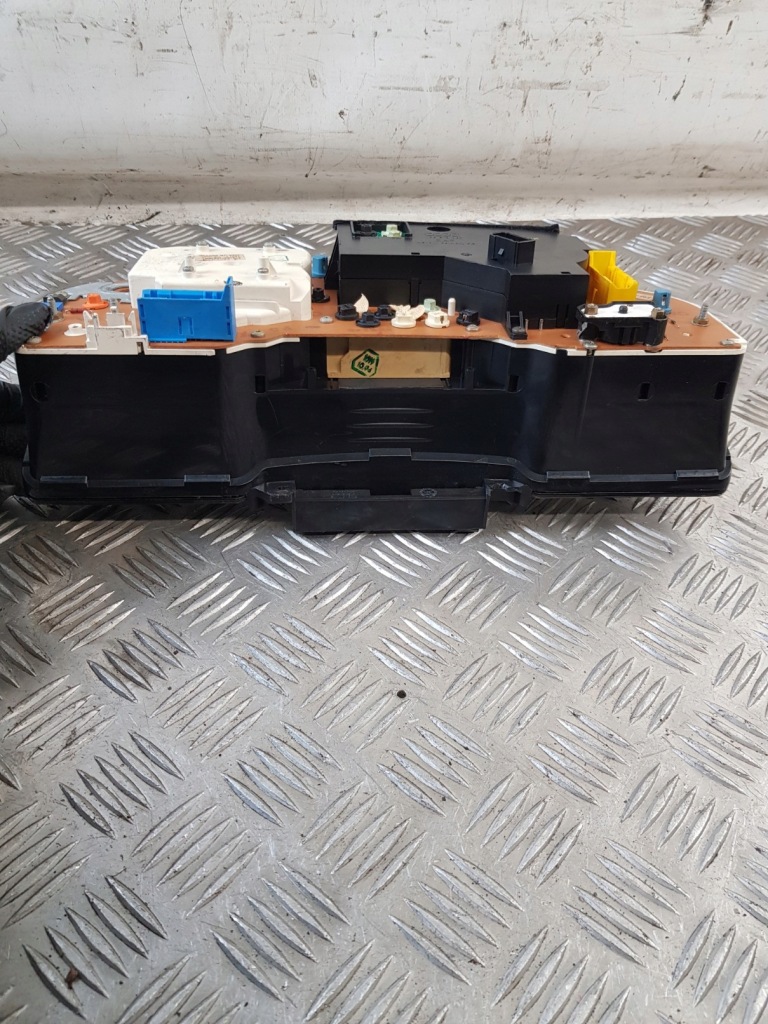 Счетчик 8a0919033bk audi 80 b4 2.0b европа Оригинал